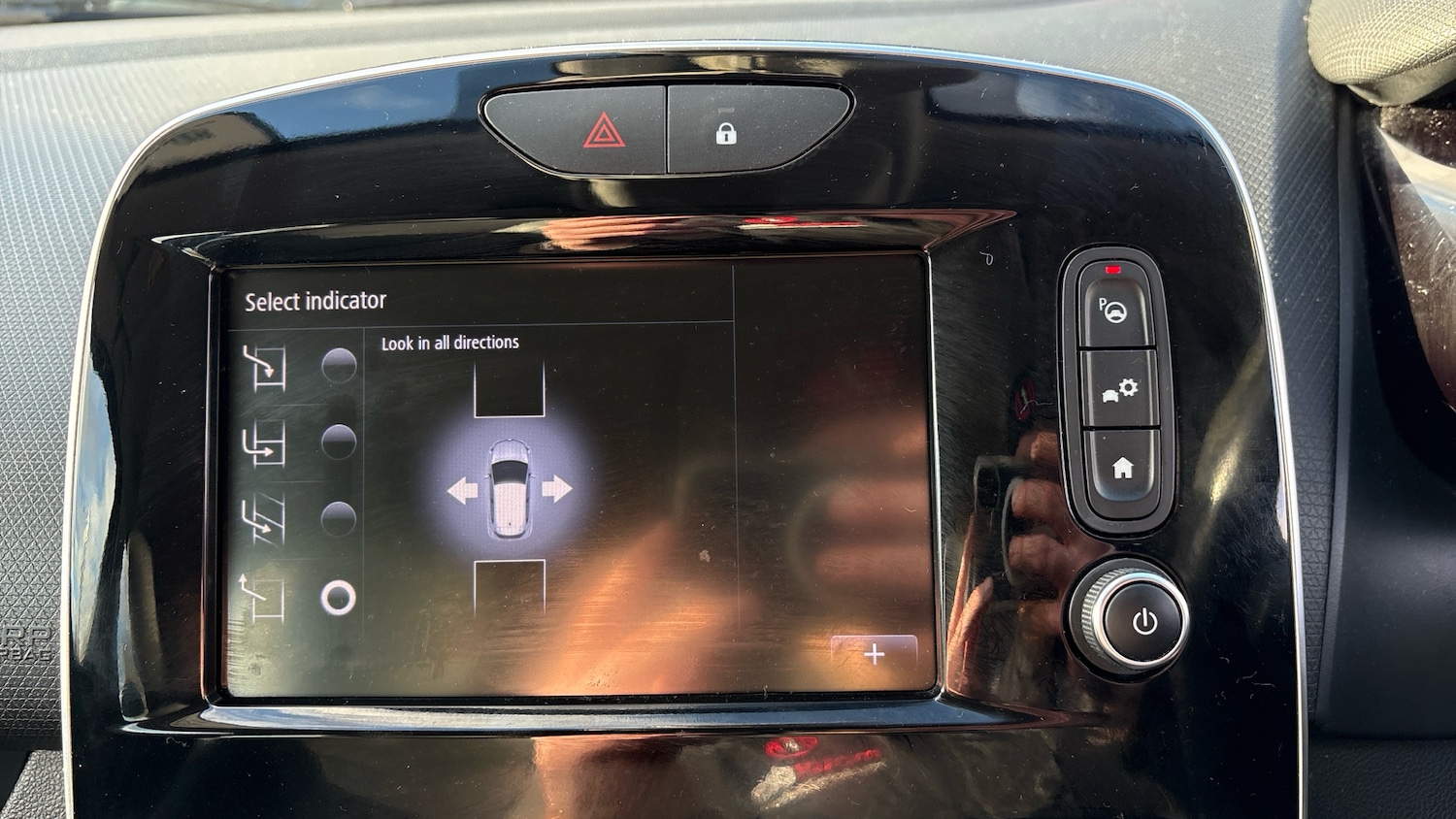 Used Renault Clio 2017 for sale - 76625605: Photo 12