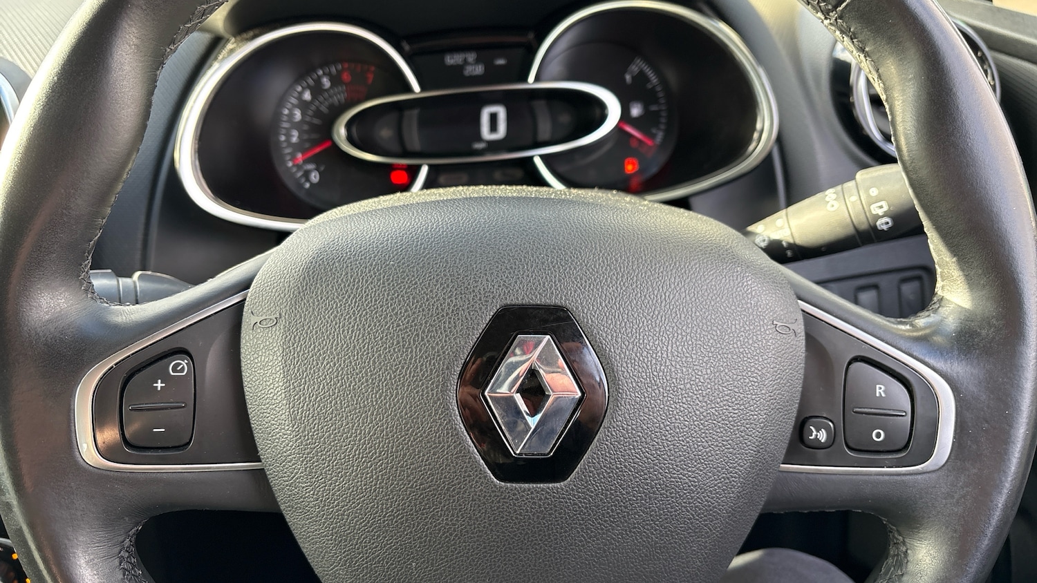 Used Renault Clio 2017 for sale - 76625605: Photo 22