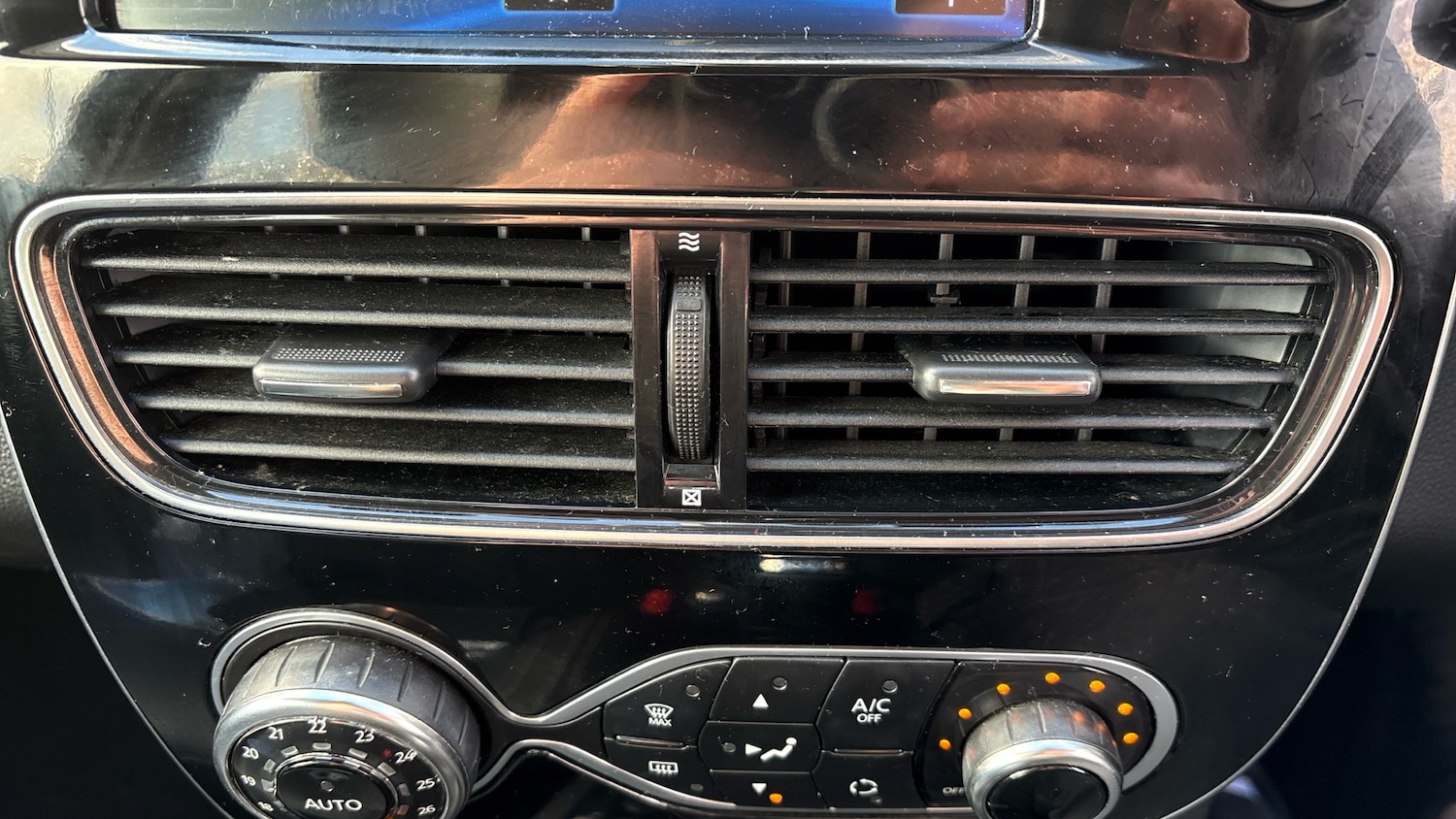 Used Renault Clio 2017 for sale - 76625605: Photo 27