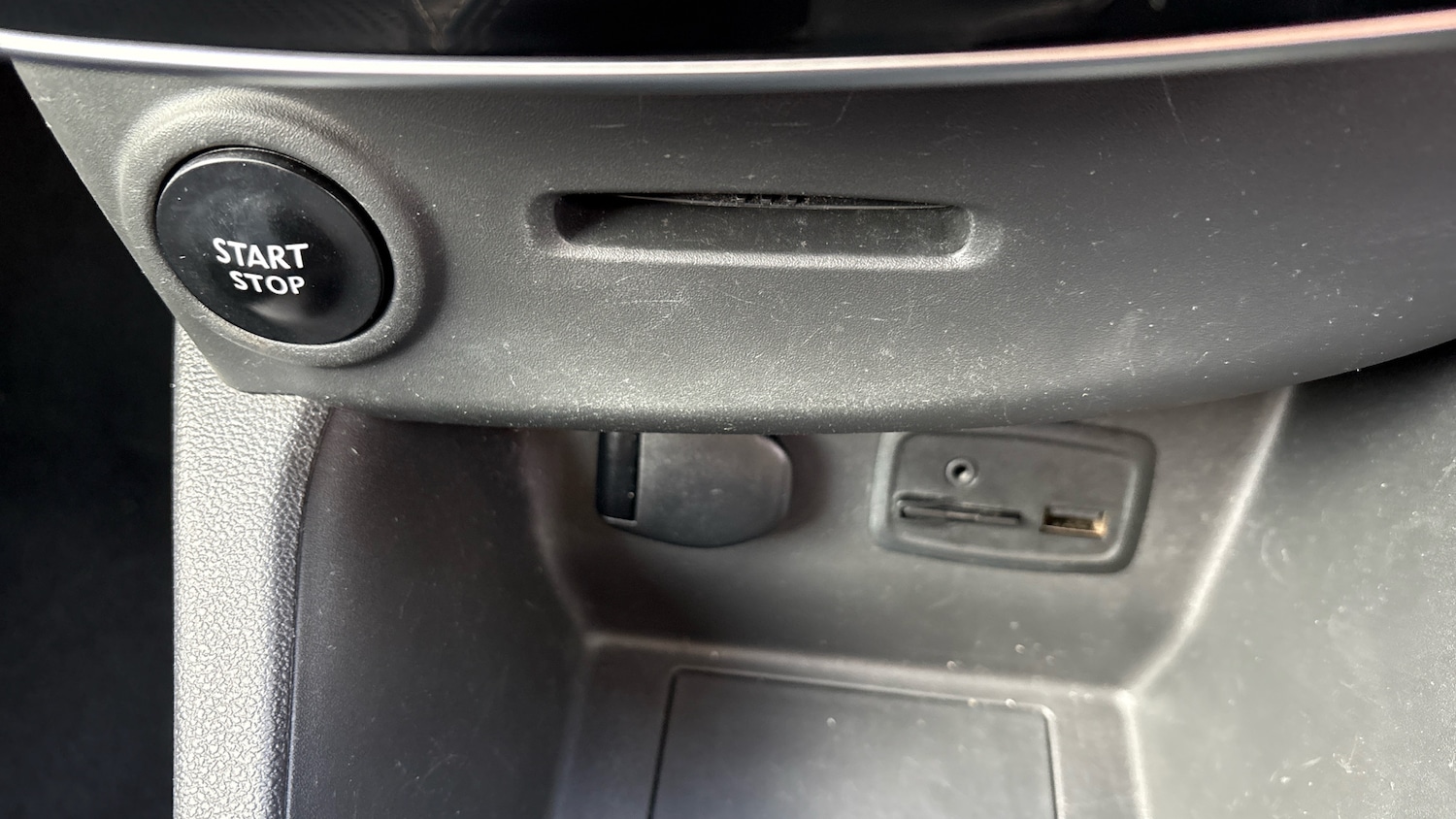 Used Renault Clio 2017 for sale - 76625605: Photo 29