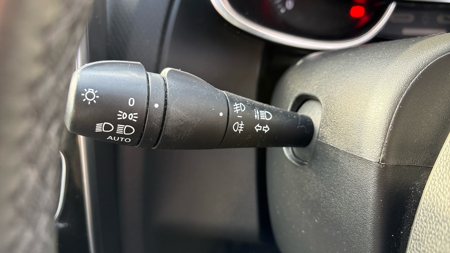 Used Renault Clio 2017 for sale - 76625605: Photo 36