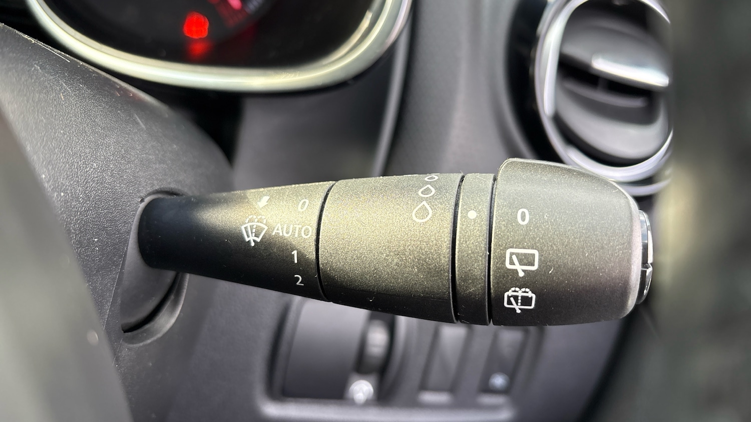 Used Renault Clio 2017 for sale - 76625605: Photo 39