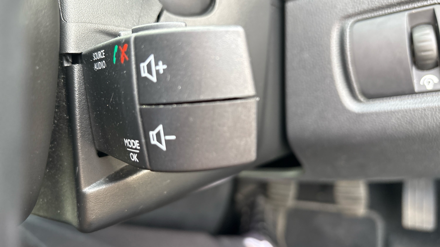 Used Renault Clio 2017 for sale - 76625605: Photo 40