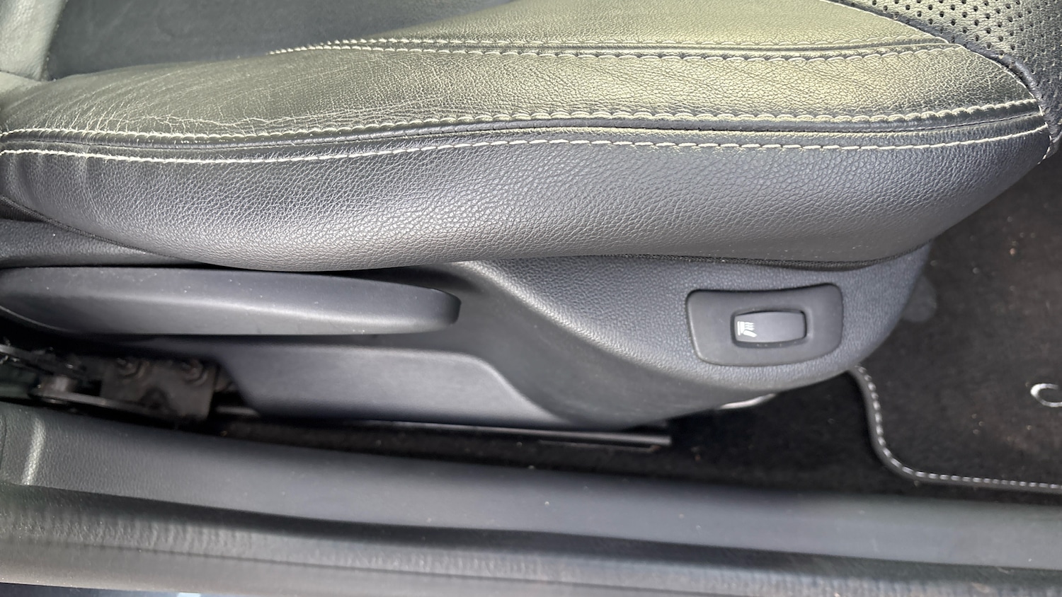 Used Renault Clio 2017 for sale - 76625605: Photo 44