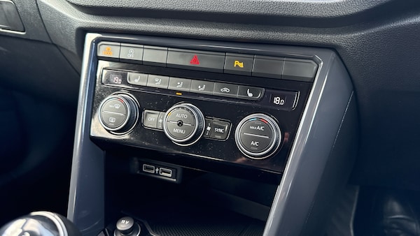 Used Volkswagen T-Roc 2019 for sale - 76157078: Photo 32