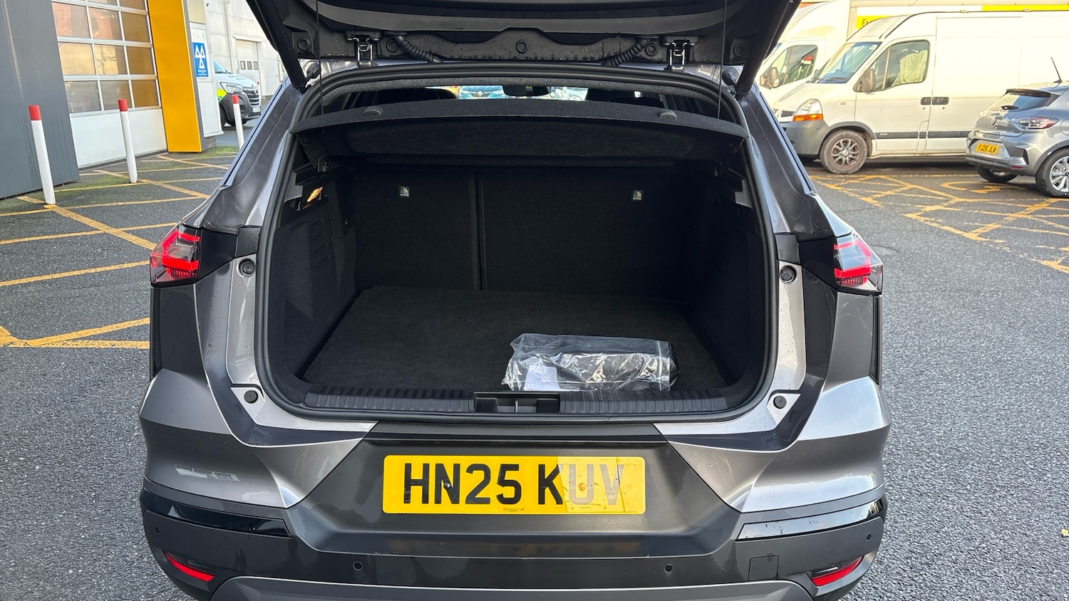 Used Renault Other 2025 for sale - 76958442: Photo 4