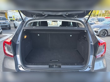 Used Renault Captur 2022 for sale - 76196337: Photo