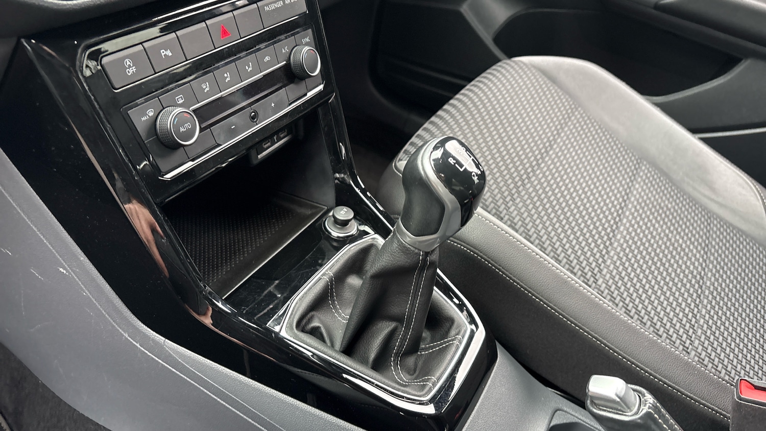 Used Volkswagen T-Cross 2021 for sale - 77663319: Photo 13