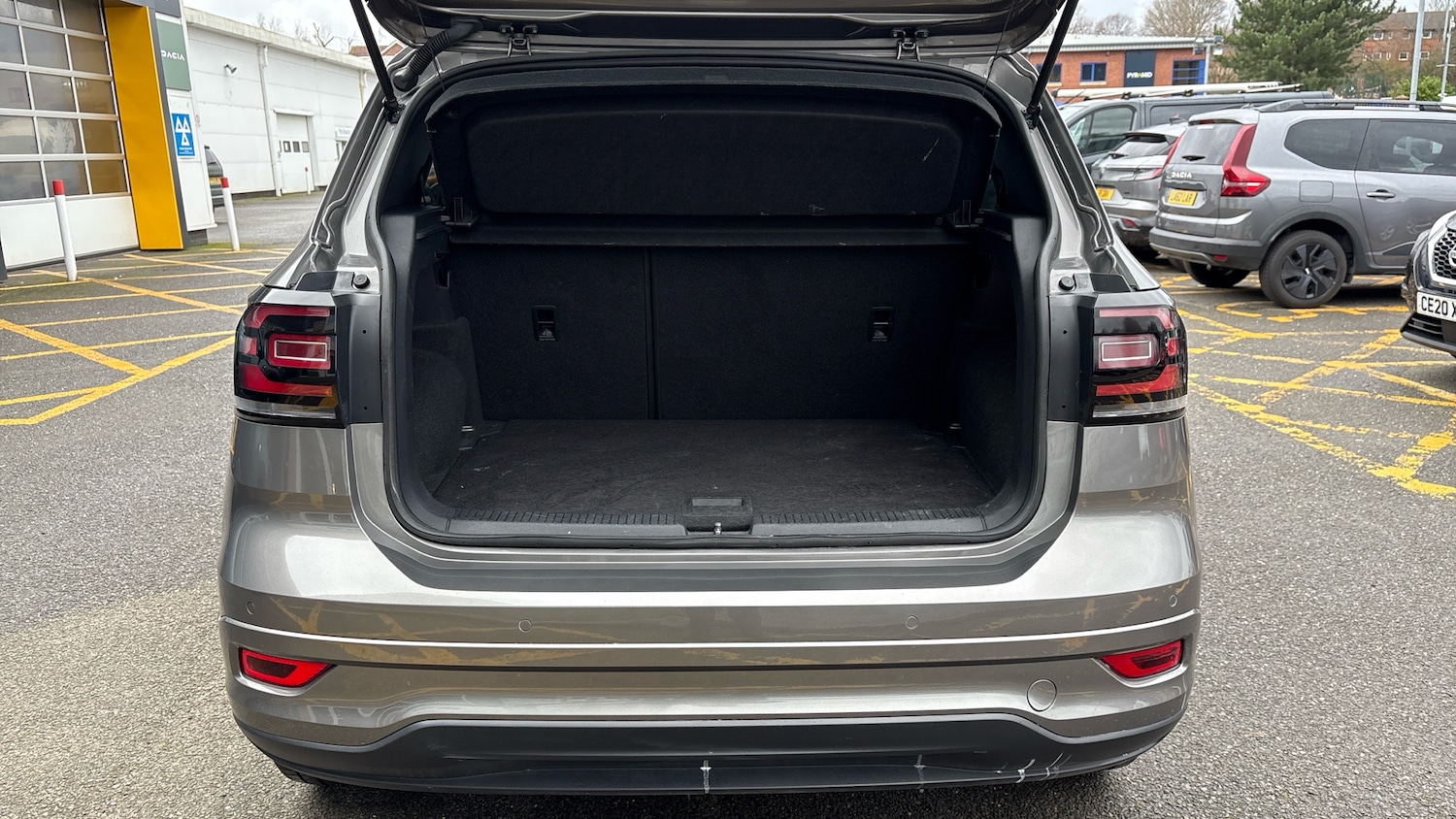 Used Volkswagen T-Cross 2021 for sale - 77663319: Photo 4