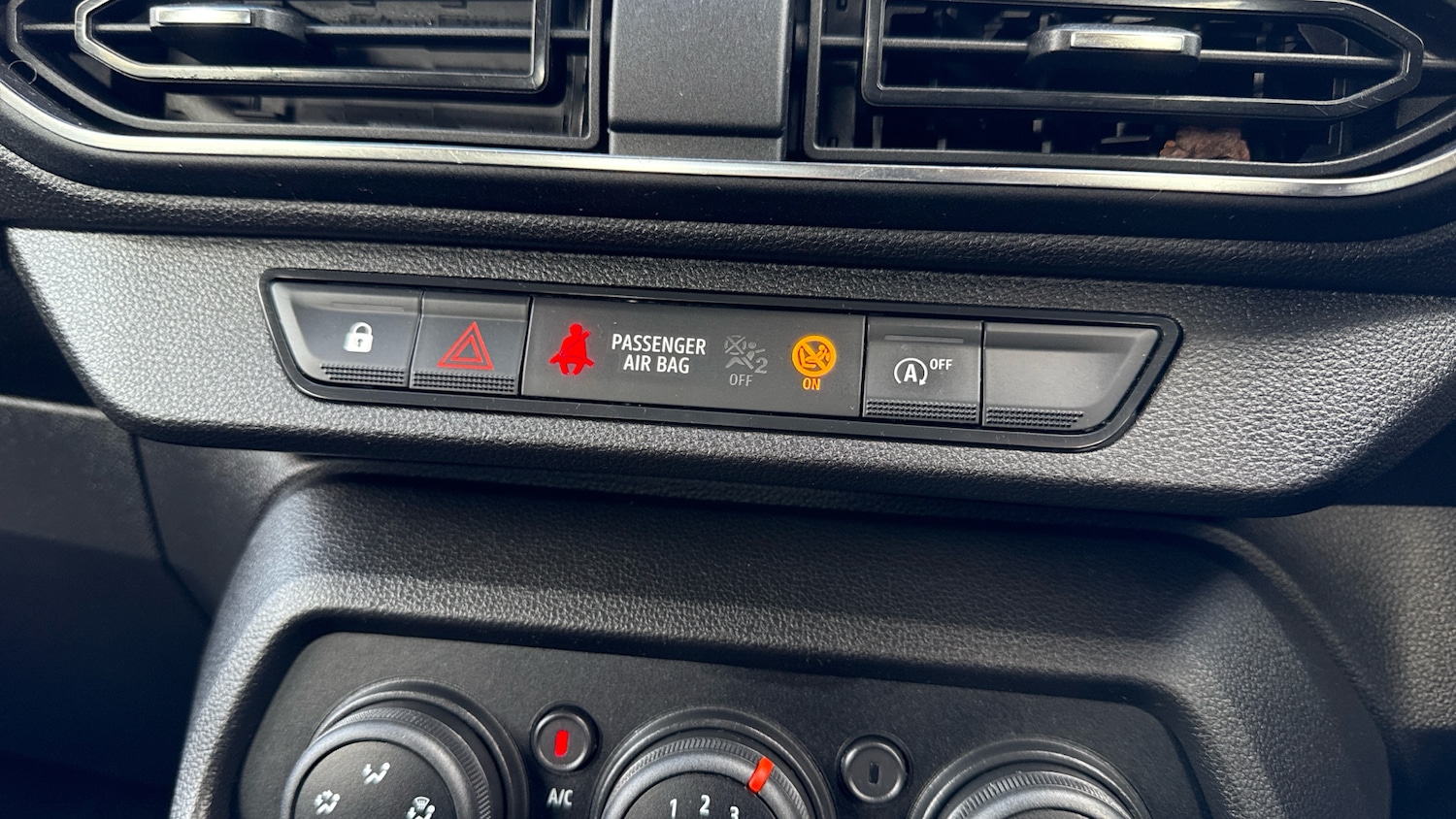 Used Dacia Sandero 2021 for sale - 76076272: Photo 28