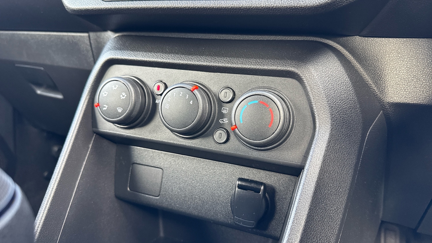 Used Dacia Sandero 2021 for sale - 76076272: Photo 29