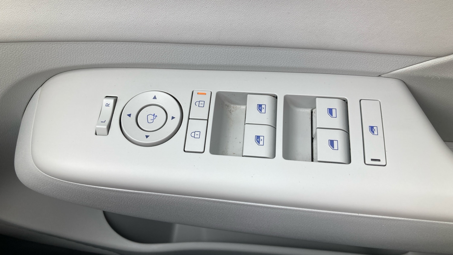 Used Hyundai KONA 2024 for sale - 77918486: Photo 30