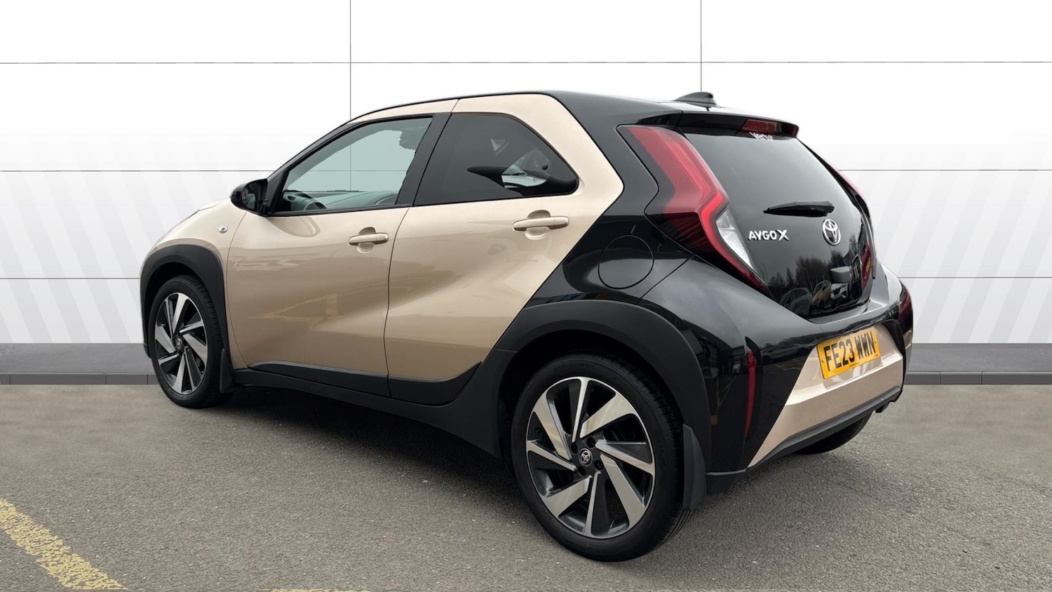 Used Toyota Aygo X 2023 for sale - 77460169: Photo 2