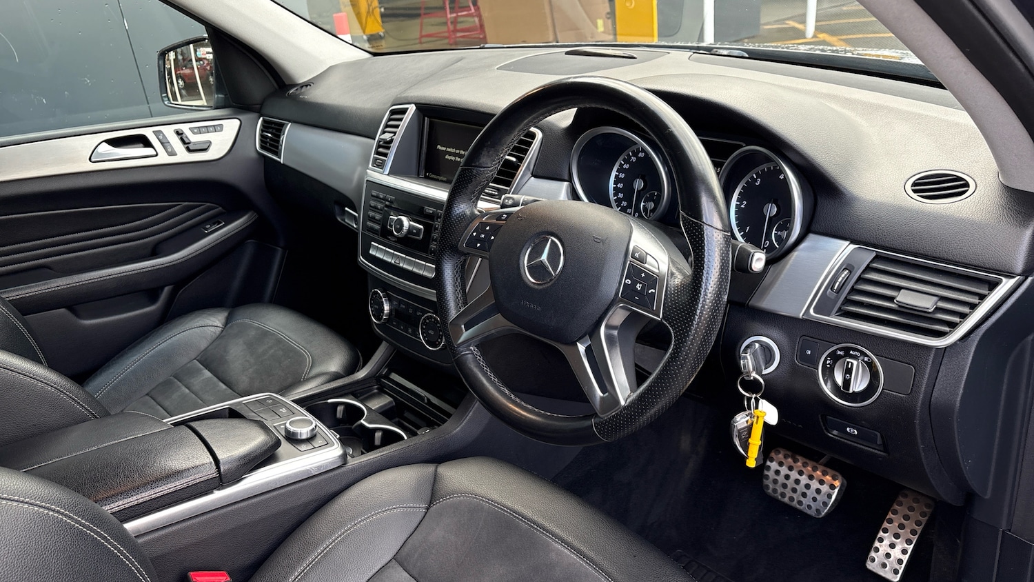 Used Mercedes-Benz M Class 2015 for sale - 76467871: Photo 11
