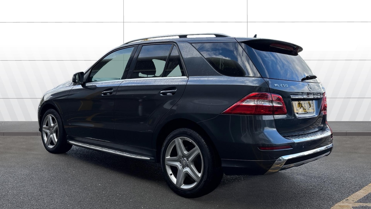 Used Mercedes-Benz M Class 2015 for sale - 76467871: Photo 2