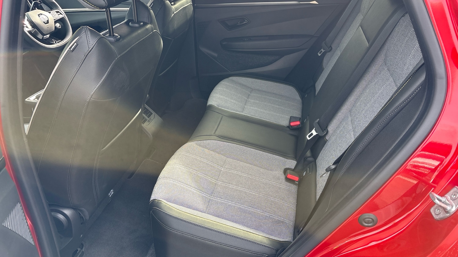 Used Renault Megane E Tech 2025 for sale - 76960624: Photo 16