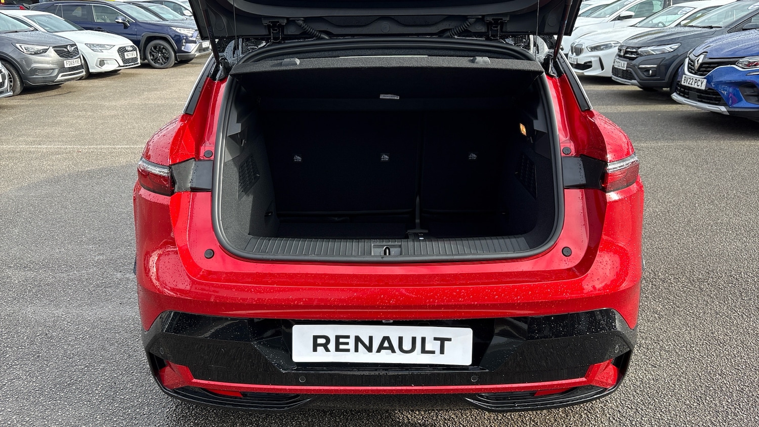 Used Renault Megane E Tech 2025 for sale - 76960624: Photo 4