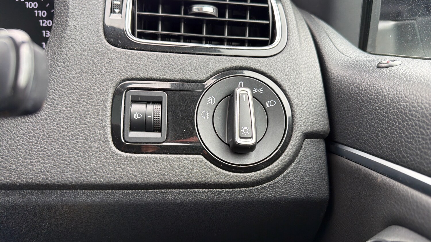 Used Volkswagen Polo 2014 for sale - 78212220: Photo 27