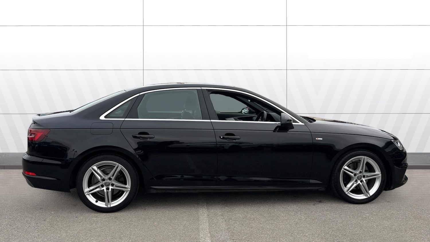 Used Audi A4 2018 for sale - 77873161: Photo 5