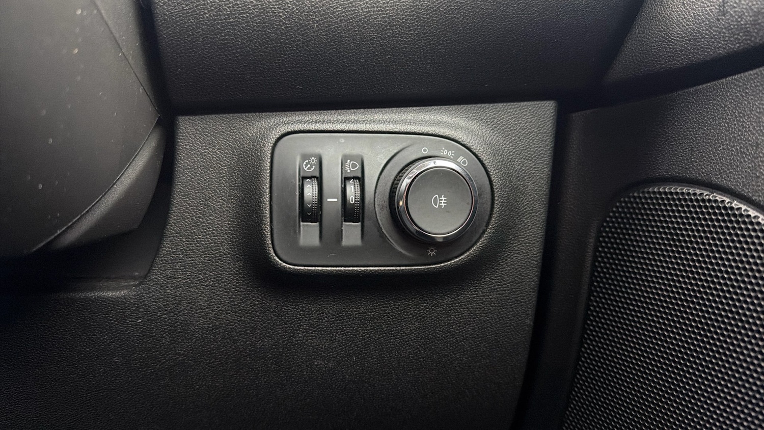 Used Vauxhall ADAM 2013 for sale - 77005807: Photo 27