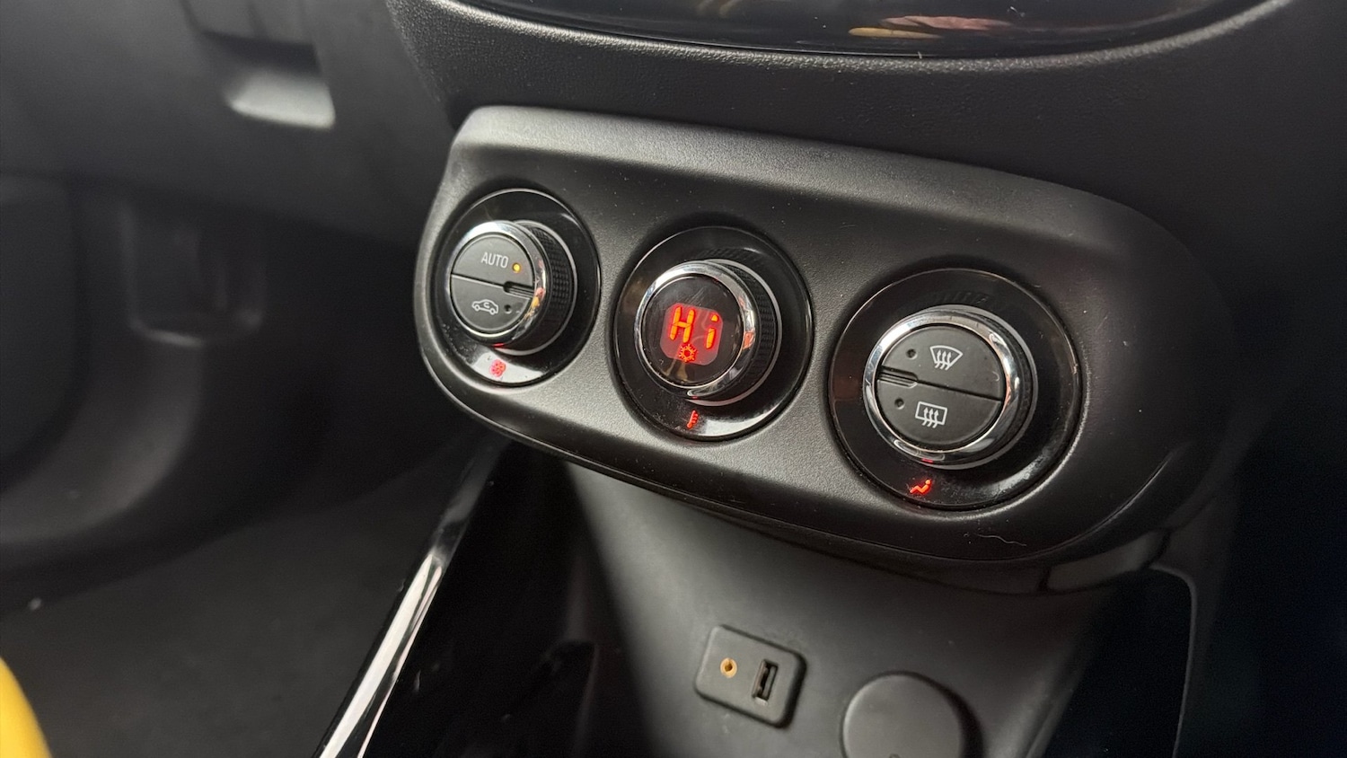 Used Vauxhall ADAM 2013 for sale - 77005807: Photo 32