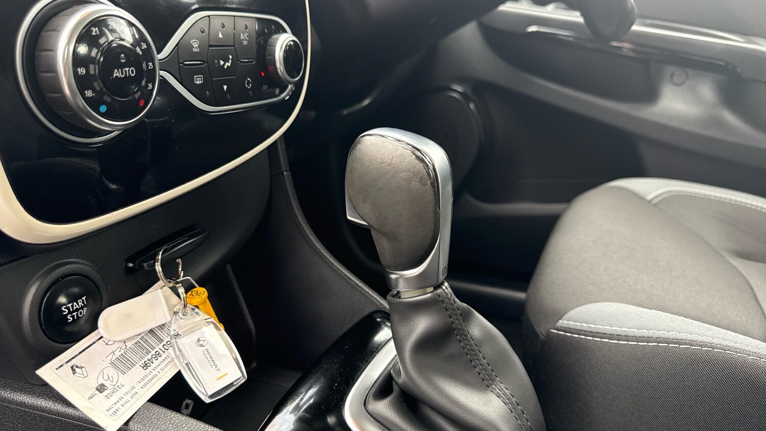 2016 Renault Clio 1.5 dCi 90 Dynamique S Nav 5dr Auto Diesel Hatchback Hatchback - Picture 13 of 24
