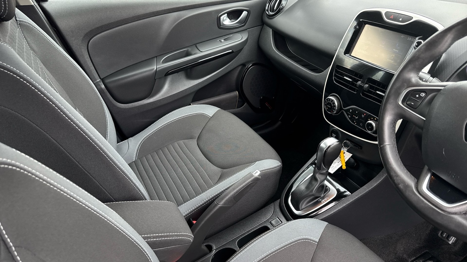 2016 Renault Clio 1.5 dCi 90 Dynamique S Nav 5dr Auto Diesel Hatchback Hatchback - Picture 14 of 24