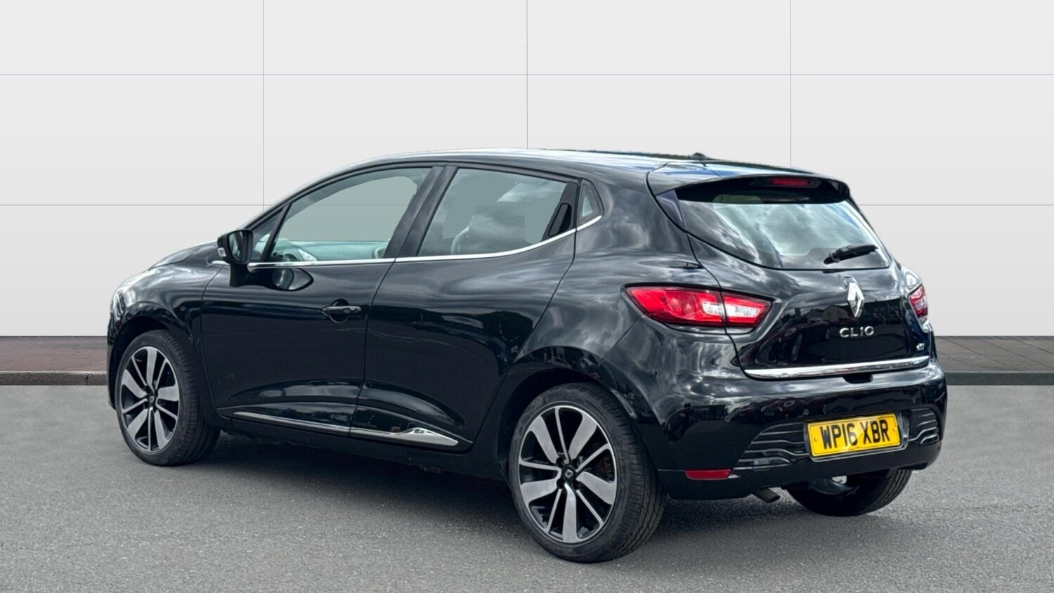 2016 Renault Clio 1.5 dCi 90 Dynamique S Nav 5dr Auto Diesel Hatchback Hatchback - Picture 2 of 24