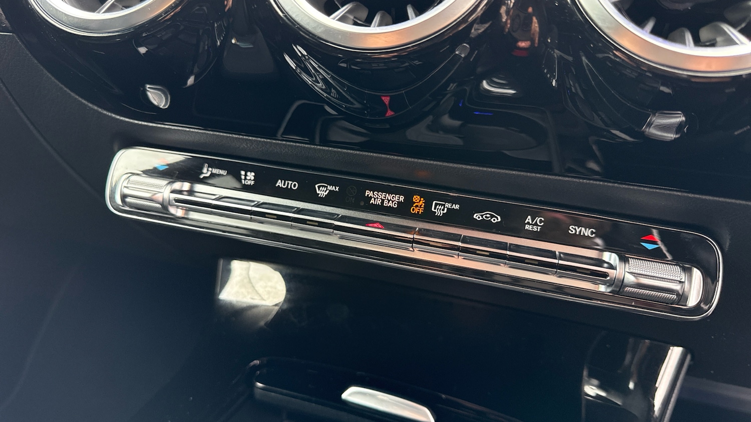 Used Mercedes-Benz CLA 2023 for sale - 77054863: Photo 33