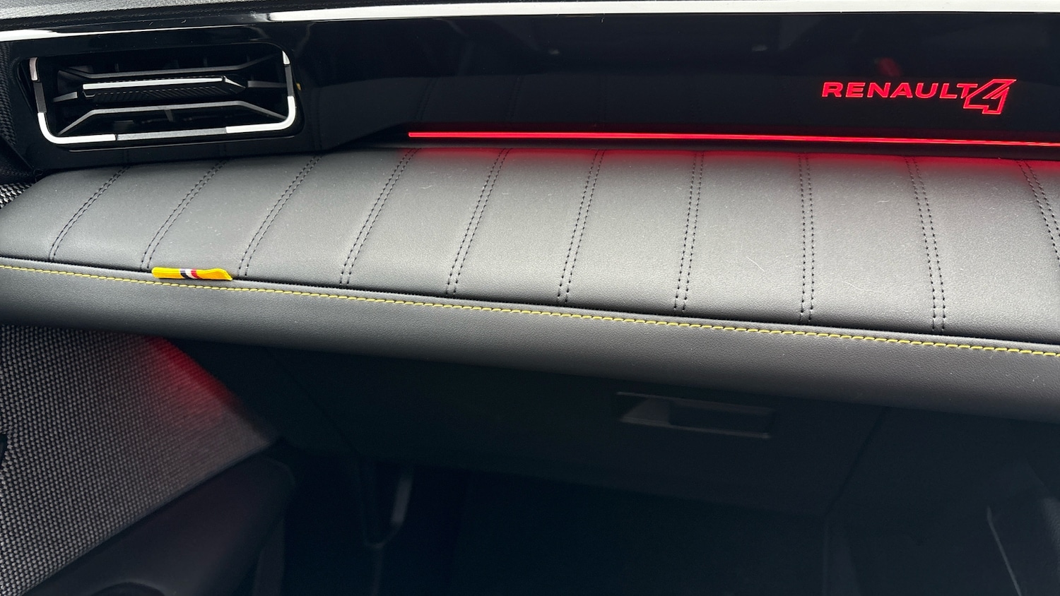 Used Renault 4 2026 for sale - 77946996: Photo 70