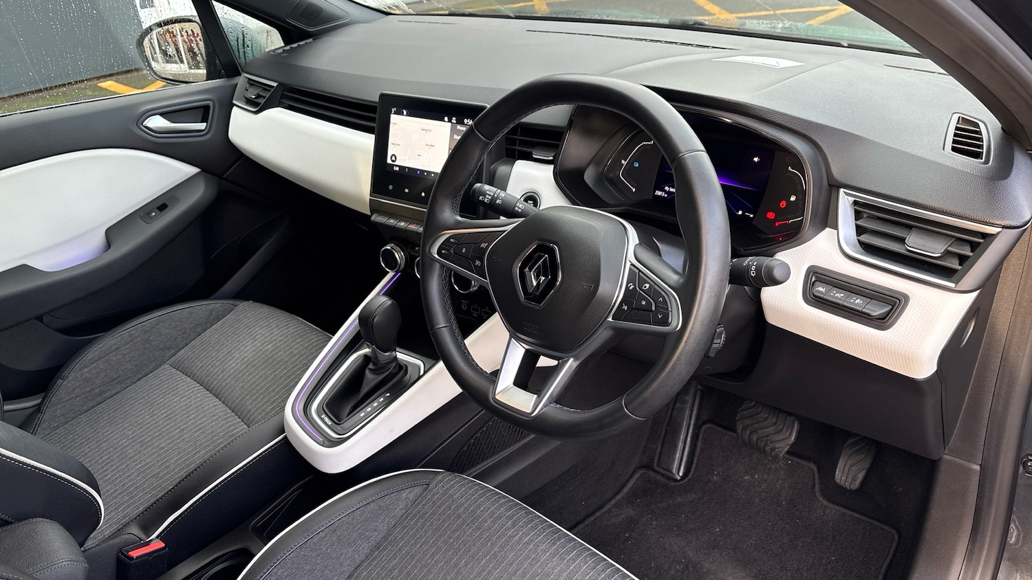 Used Renault Clio 2022 for sale - 76948871: Photo 11