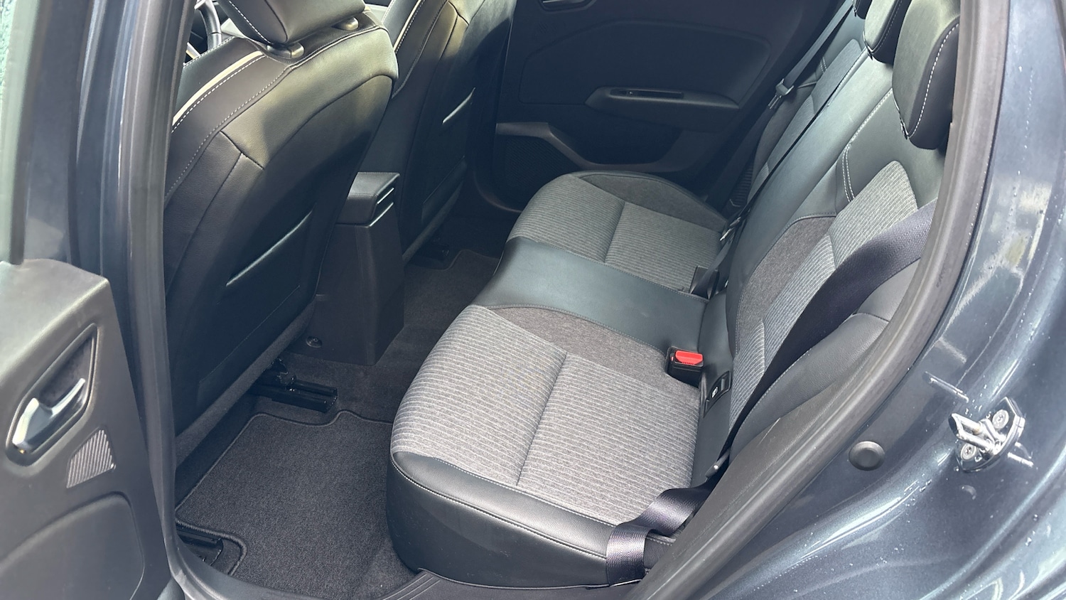 Used Renault Clio 2022 for sale - 76948871: Photo 16