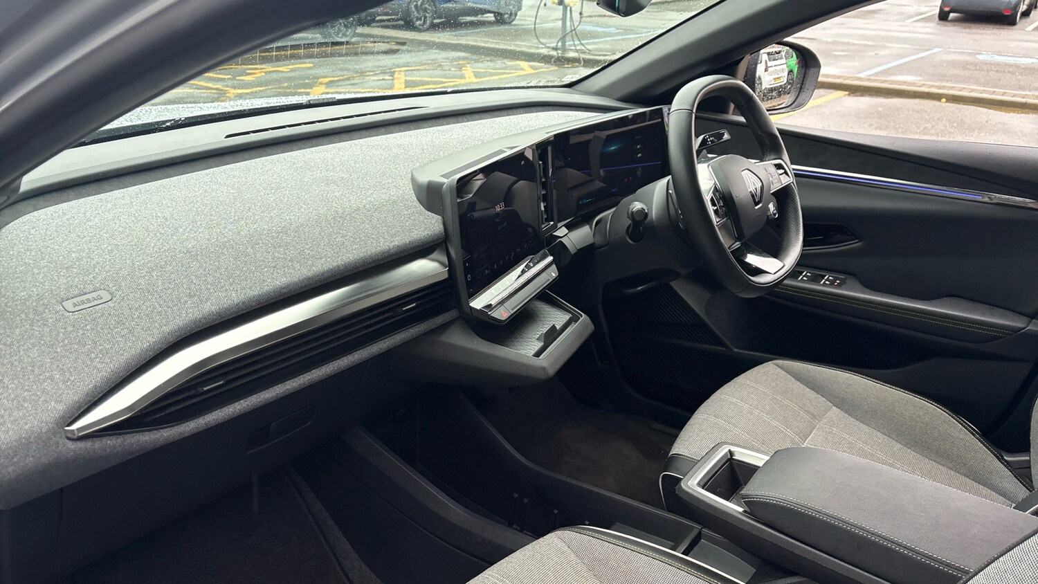 Used Renault Megane E Tech 2022 for sale - 76650981: Photo 9