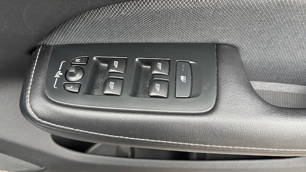 Used Volvo V60 2020 for sale - 76265859: Photo 34