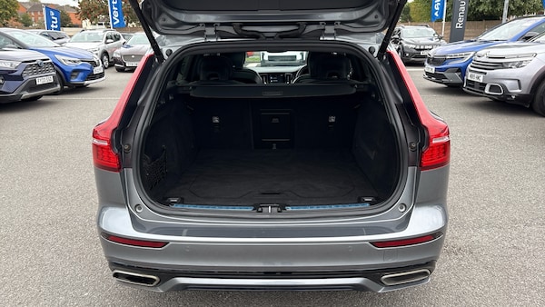 Used Volvo V60 2020 for sale - 76265859: Photo 4