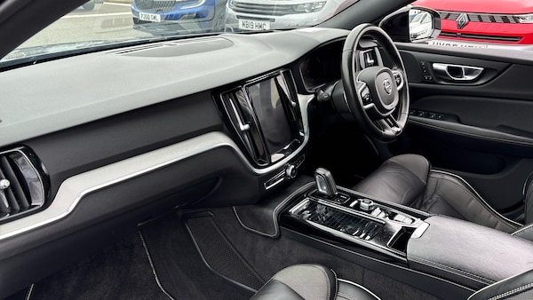 Used Volvo V60 2020 for sale - 76265859: Photo 9