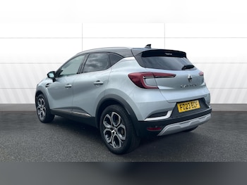 Used Renault Captur 2023 for sale - 77848754: Photo