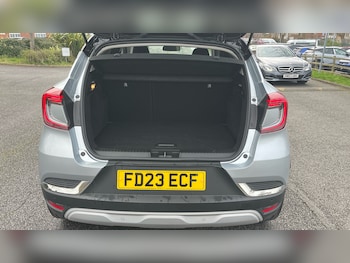 Used Renault Captur 2023 for sale - 77848754: Photo