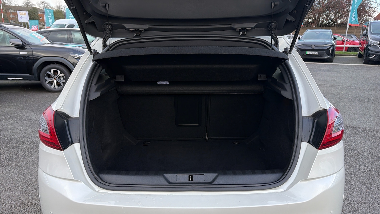 Used Peugeot 308 2021 for sale - 78105451: Photo 4