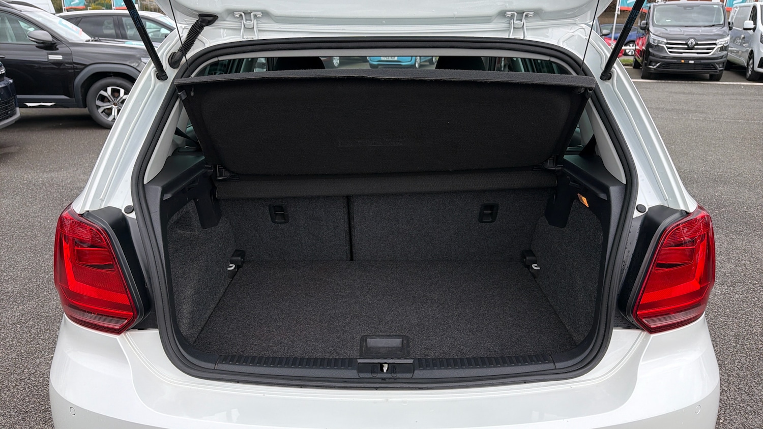 Used Volkswagen Polo 2016 for sale - 78105452: Photo 4