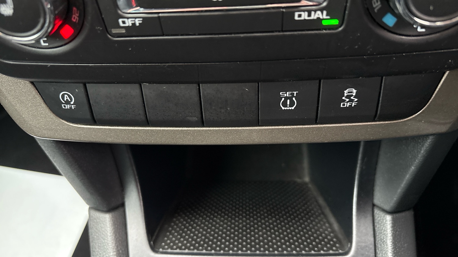 Used Skoda Yeti 2015 for sale - 77340244: Photo 30