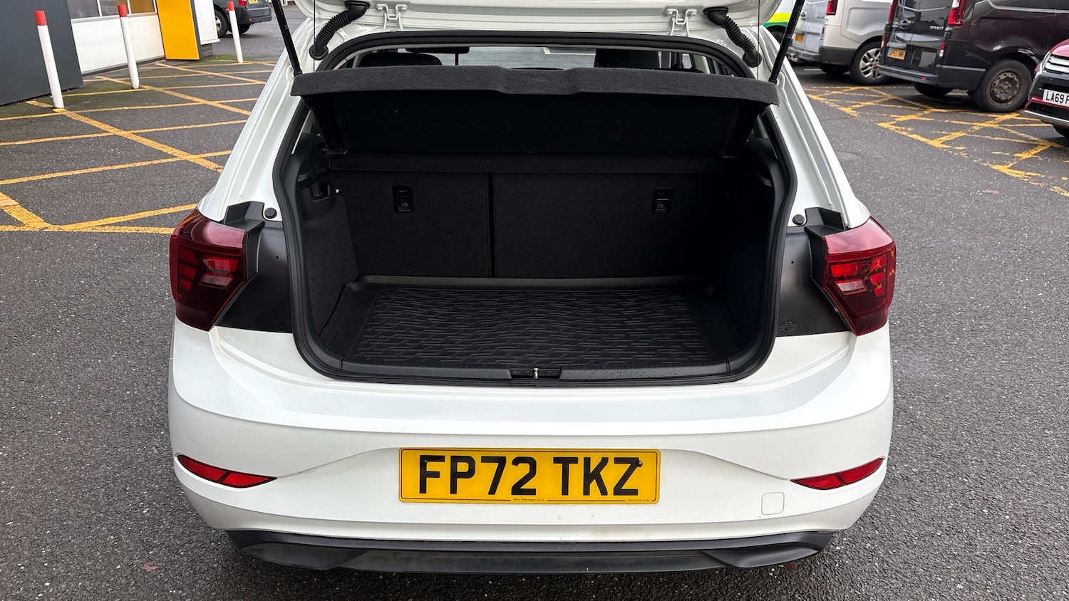 Used Volkswagen Polo 2022 for sale - 76894353: Photo 4