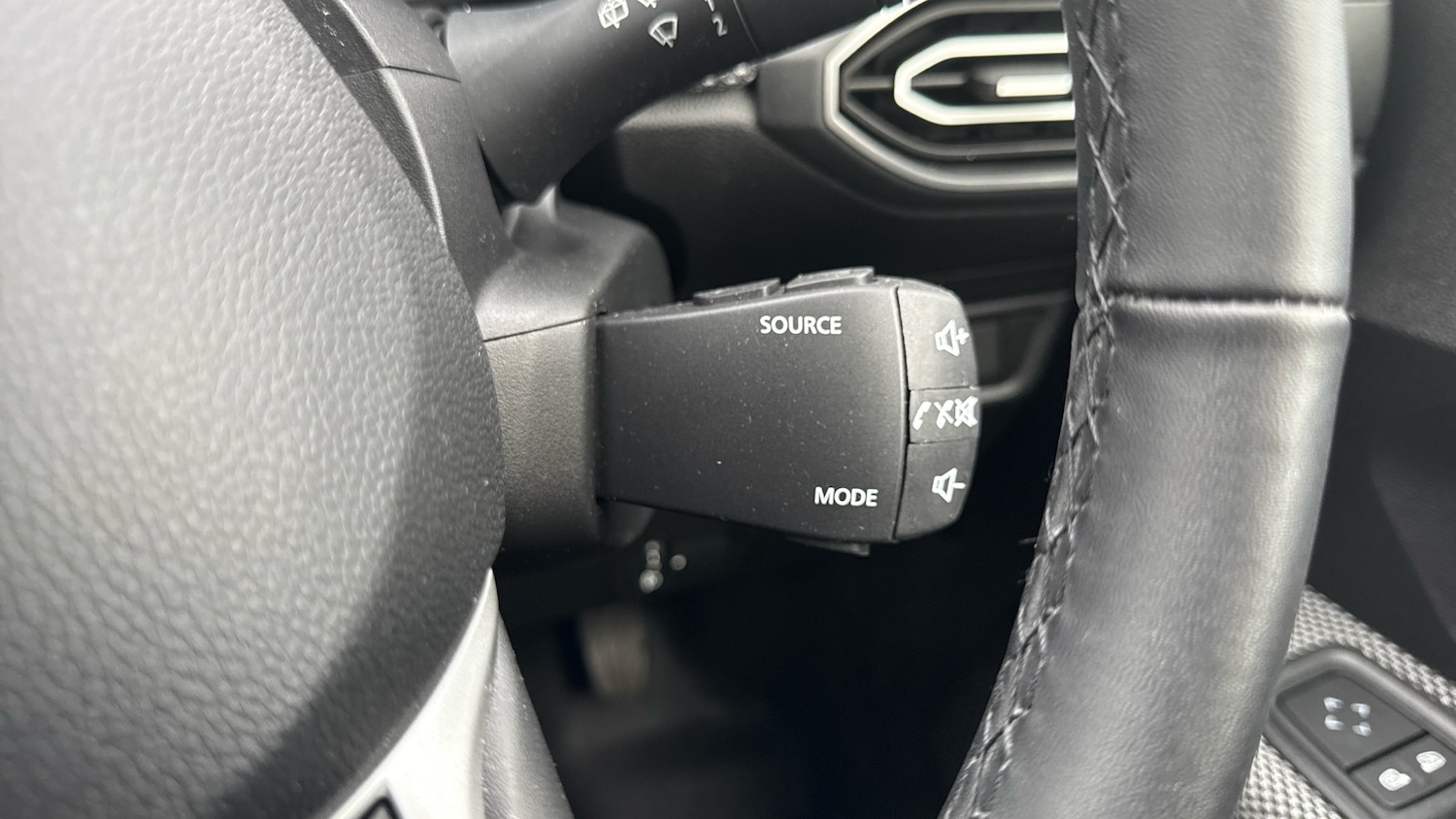 Used Dacia Jogger 2023 for sale - 76344558: Photo 25