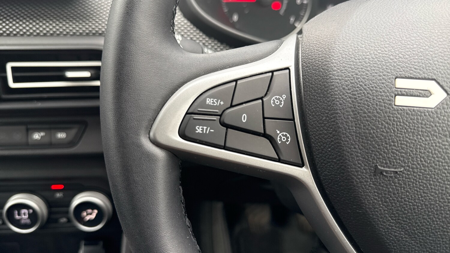 Used Dacia Jogger 2023 for sale - 76344558: Photo 27