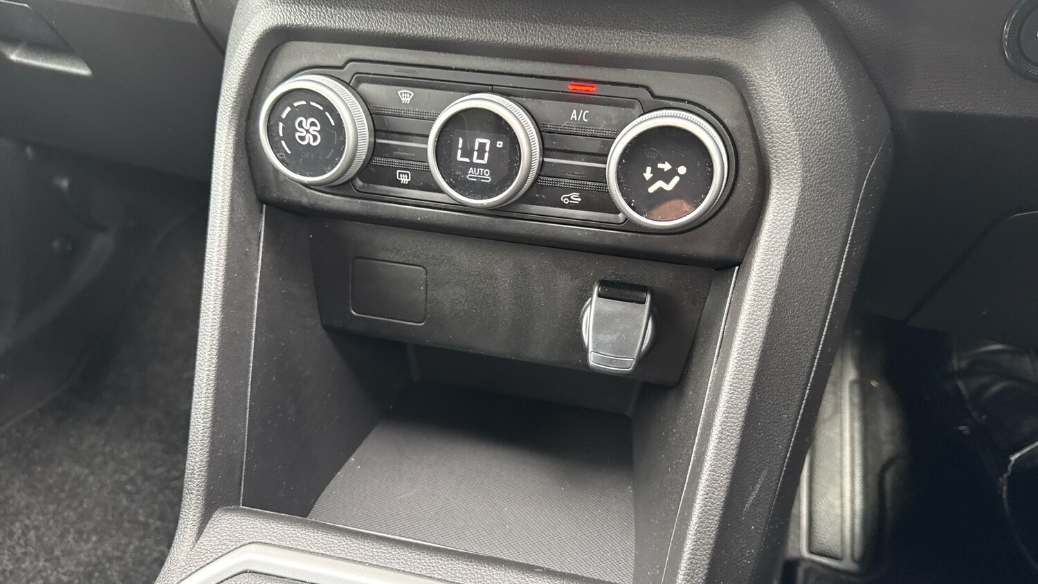 Used Dacia Jogger 2023 for sale - 76344558: Photo 32