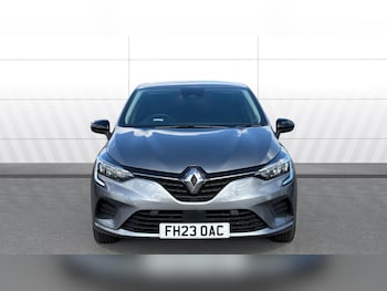 Used Renault Clio 2023 for sale - 78239934: Photo