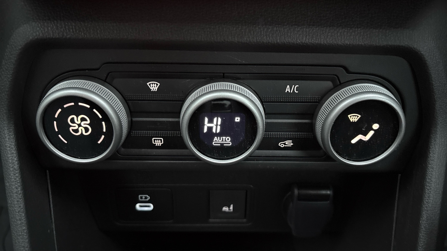 Used Dacia Jogger 2025 for sale - 77003192: Photo 31