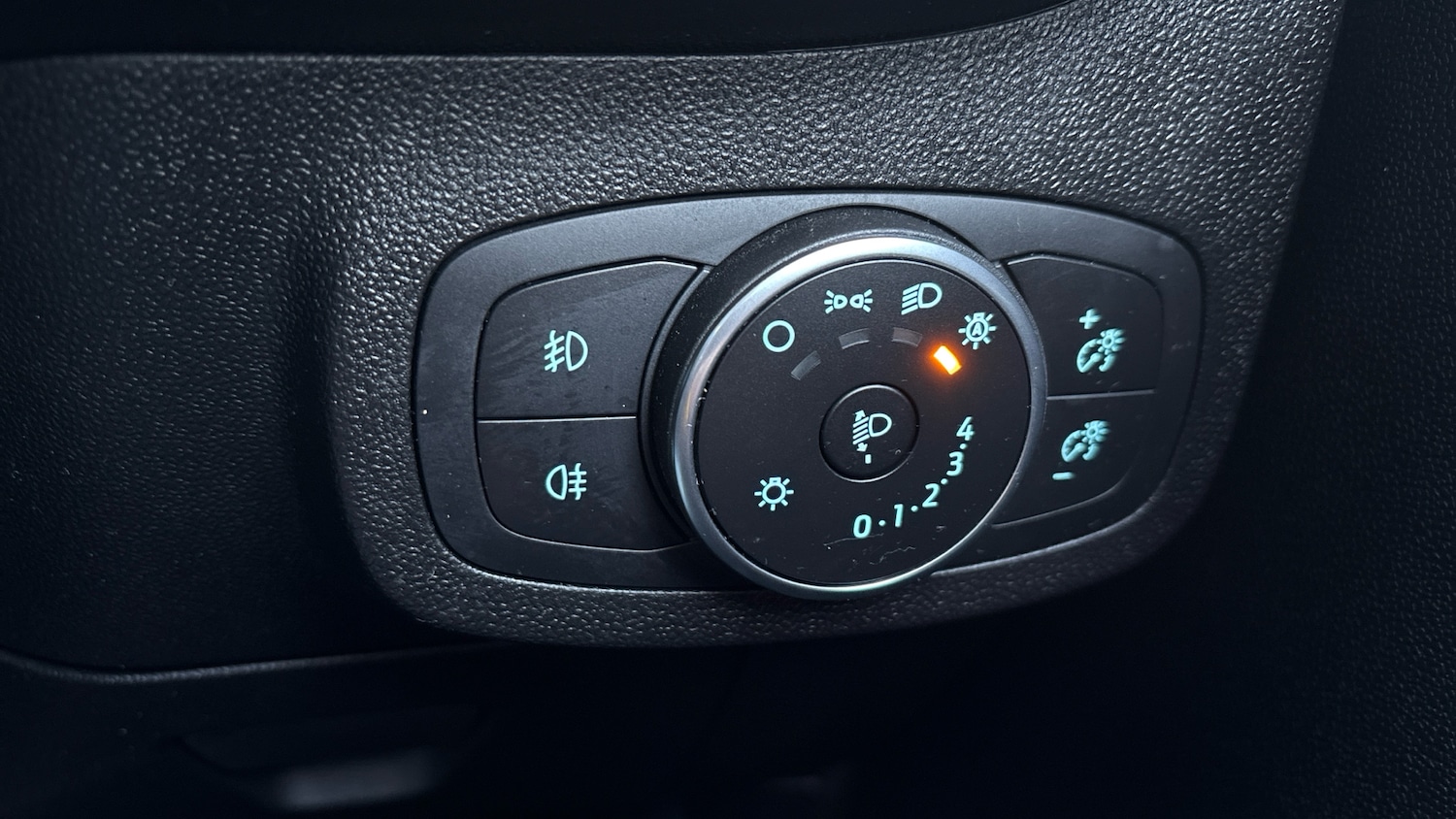 Used Ford Fiesta 2018 for sale - 77283659: Photo 40