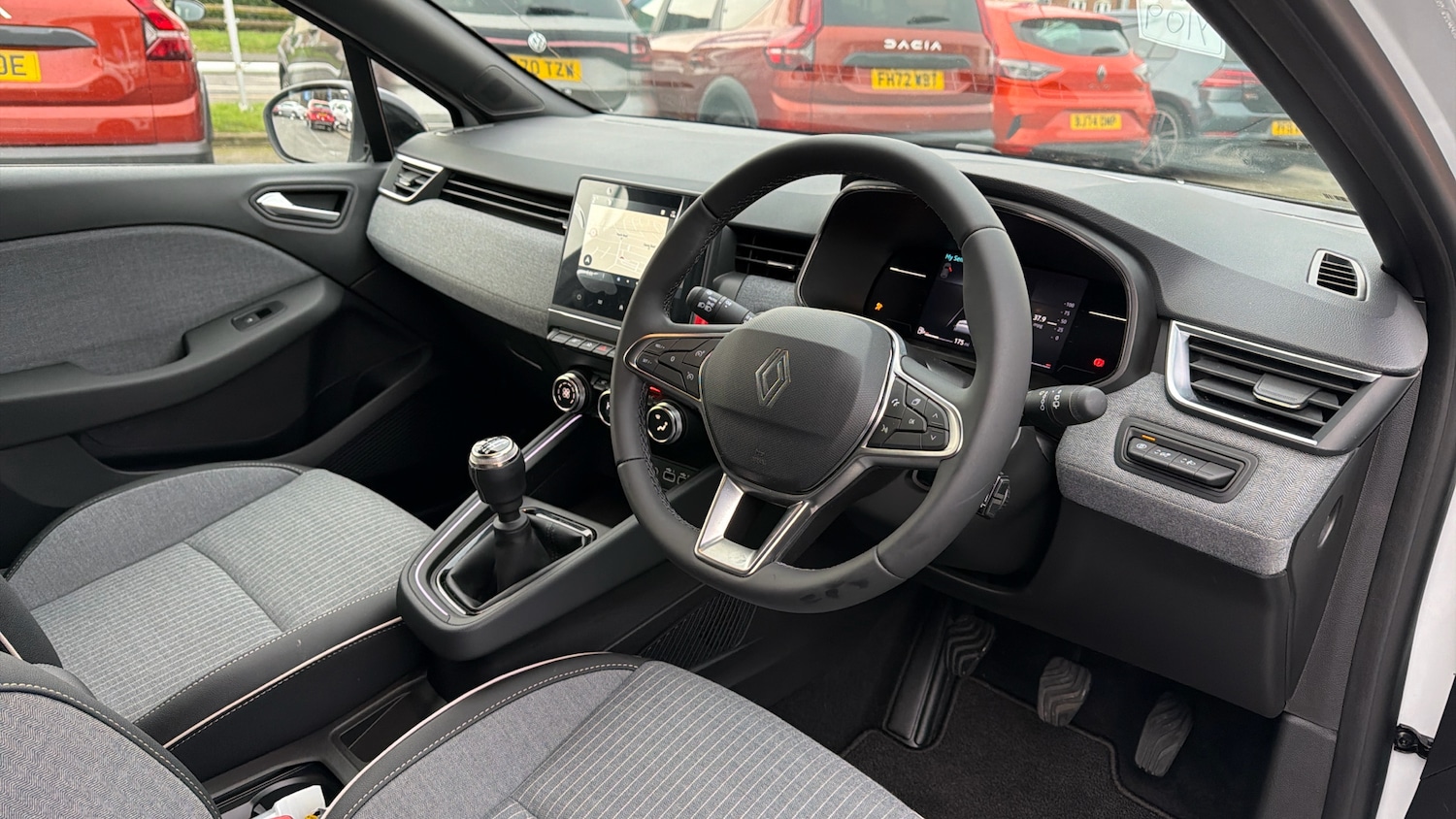 Used Renault Clio 2024 for sale - 77086446: Photo 11