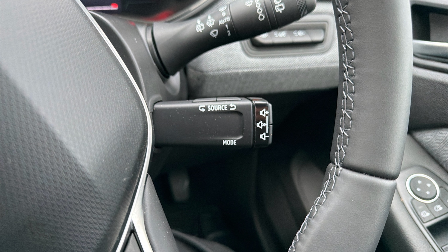 Used Renault Clio 2024 for sale - 77086446: Photo 24